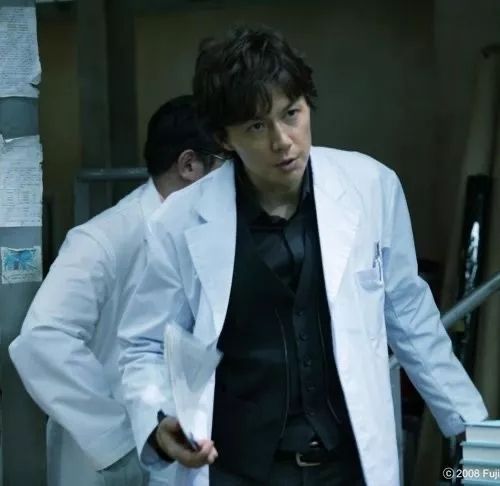 这位火了30年的“日本刘德华”，才是女生心中的完美帅大叔啊！