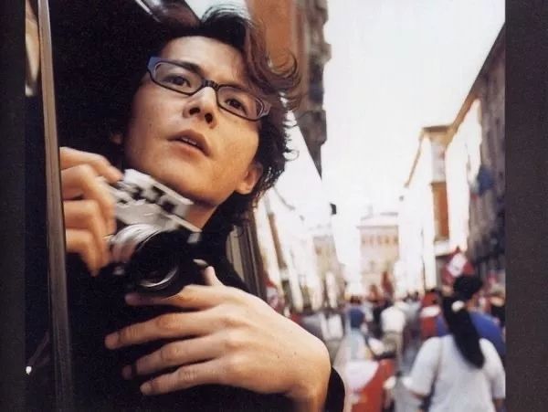 这位火了30年的“日本刘德华”，才是女生心中的完美帅大叔啊！