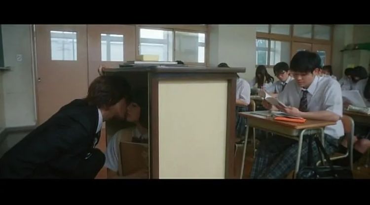 高级厌世脸的她，又又又亲自下场收割男神了？