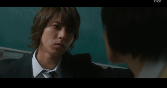 高级厌世脸的她，又又又亲自下场收割男神了？