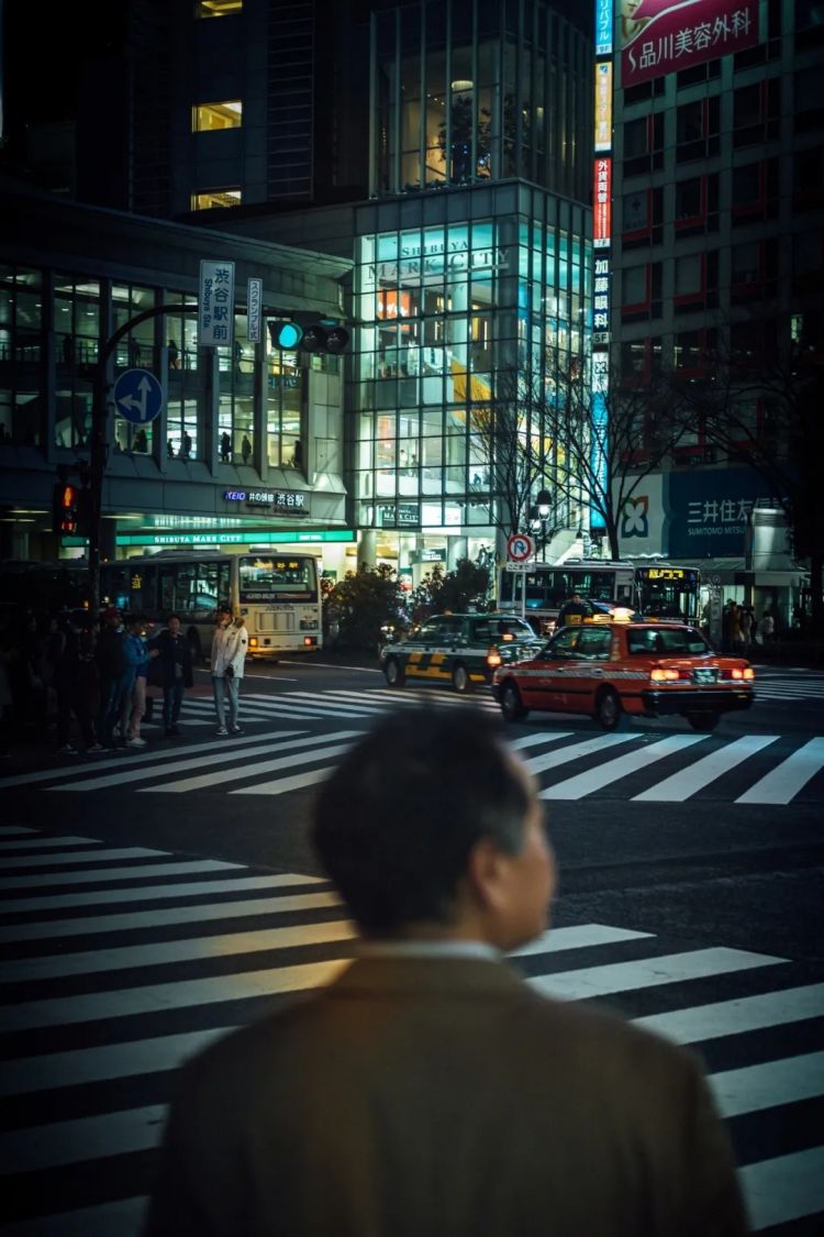 你真看懂了《千与千寻》背后的绝望？