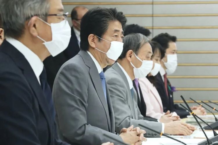 安倍的口罩为什么这么奇怪 丨日本大蒋堂 日本通 安倍的口罩为什么这么奇怪 丨日本大蒋堂 日本通
