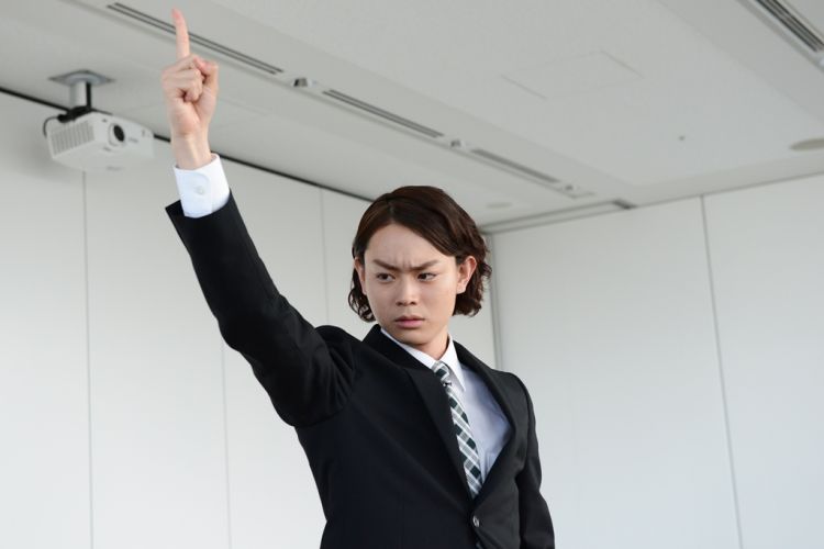 父亲和儿子互换身体，9.2分神剧原著闪瞎你的眼睛