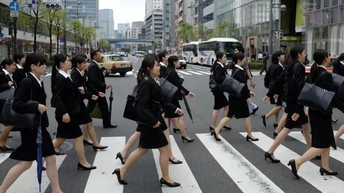 日本多重政策难解“少子化”难题