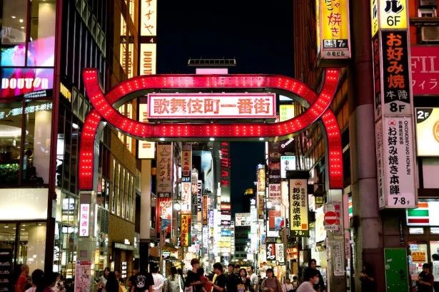 东京歌舞伎町缘何沦为疫情的“震中”