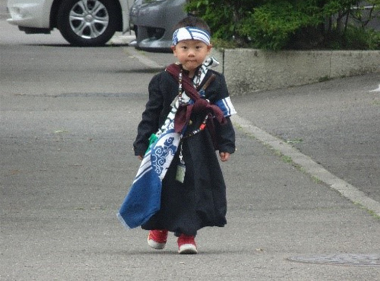 疫情期间鼓舞全日本的节目，原来是这样的……