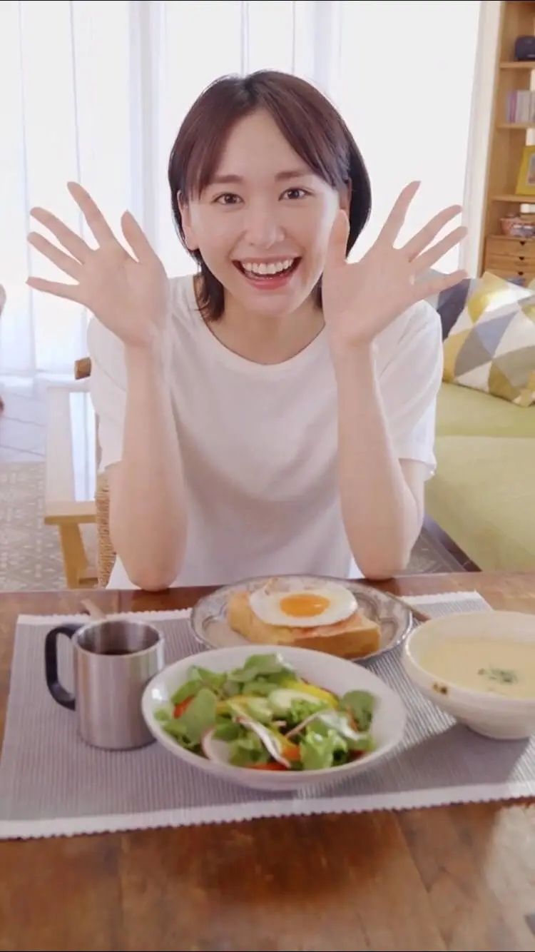 “如果你自拍很弱，请看看新垣结衣！”