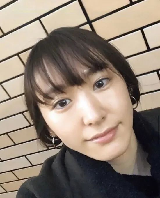 “如果你自拍很弱，请看看新垣结衣！”