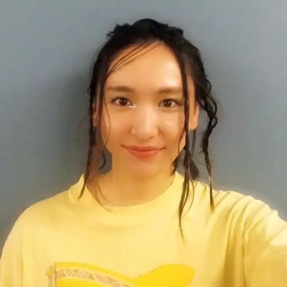 “如果你自拍很弱，请看看新垣结衣！”