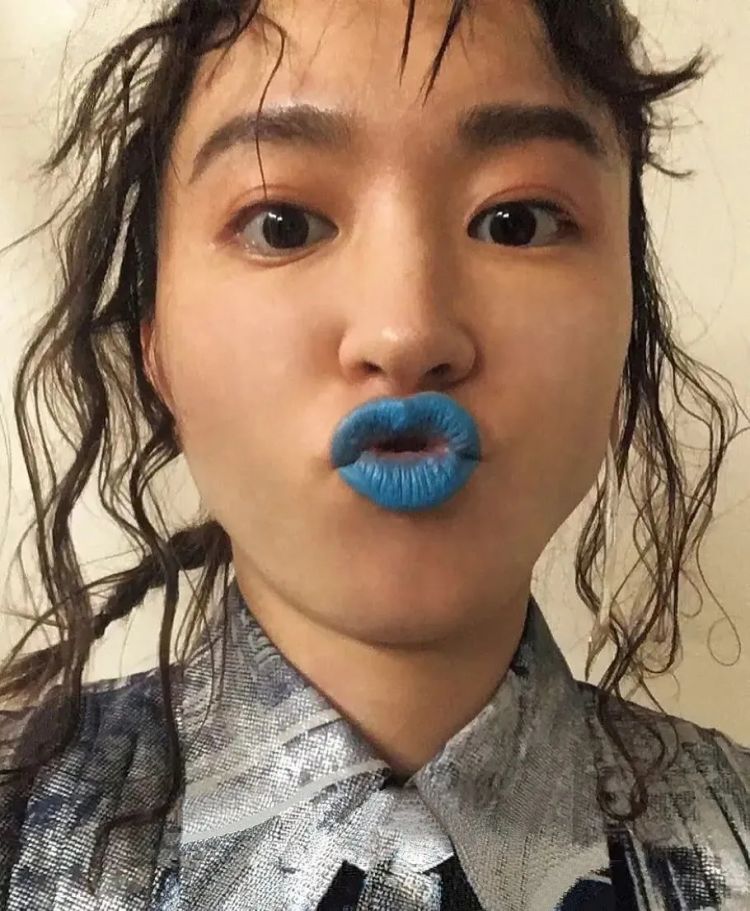 “如果你自拍很弱，请看看新垣结衣！”