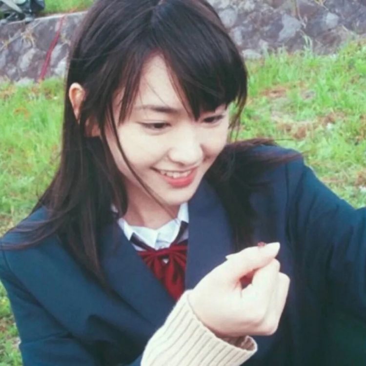 “如果你自拍很弱，请看看新垣结衣！”