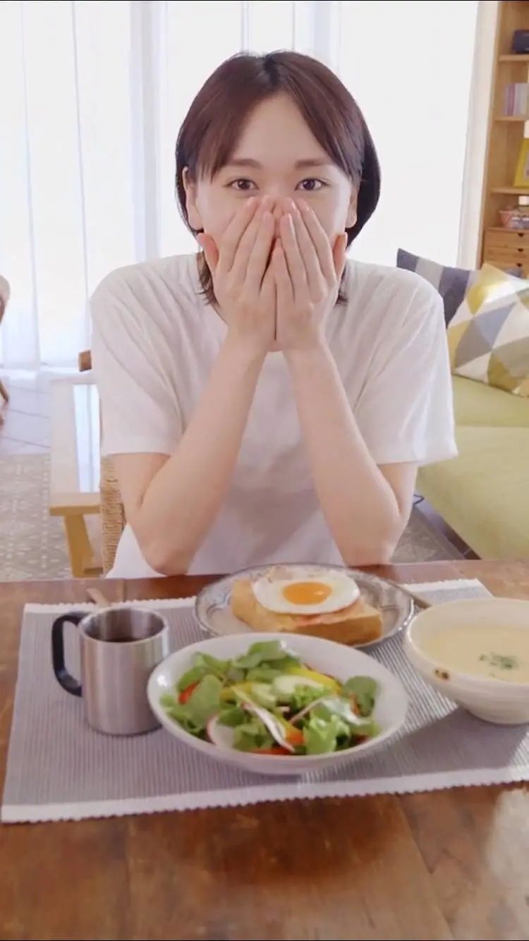 “如果你自拍很弱，请看看新垣结衣！”