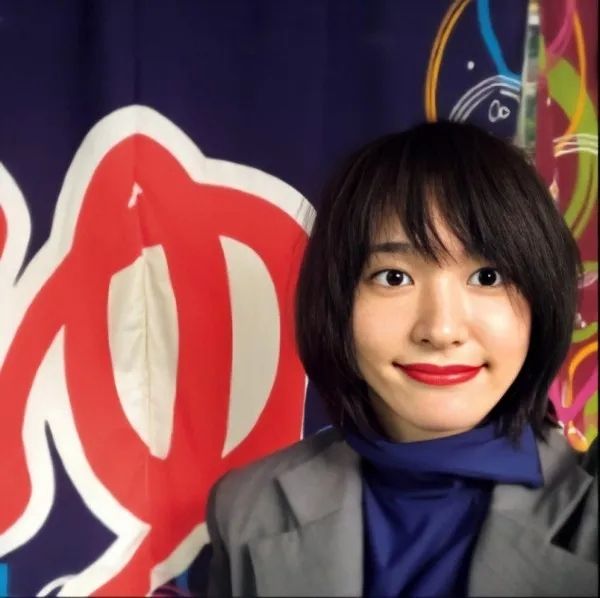 “如果你自拍很弱，请看看新垣结衣！”