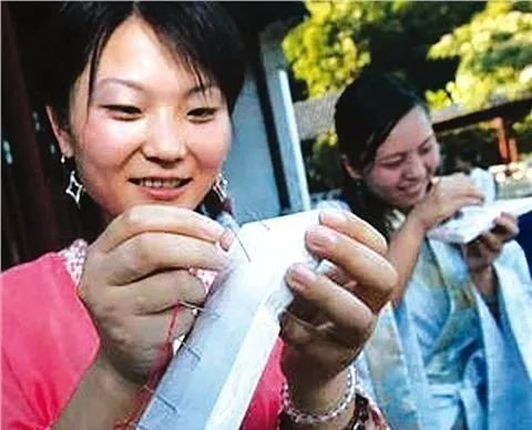 中日节气风物志︱日本七夕节,织女姐姐在忙啥? 中日节气风物志︱日本七夕节,织女姐姐在忙啥?