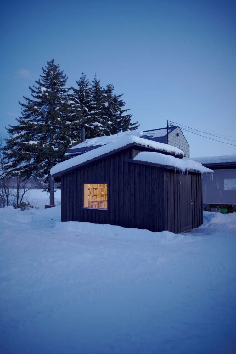 为村上春树设计住宅的建筑师，在北海道盖了这样一座面包房