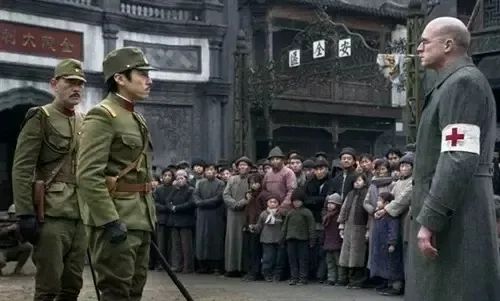 他是日本最迷人的反派角色，也是落魄的梨园贵公子