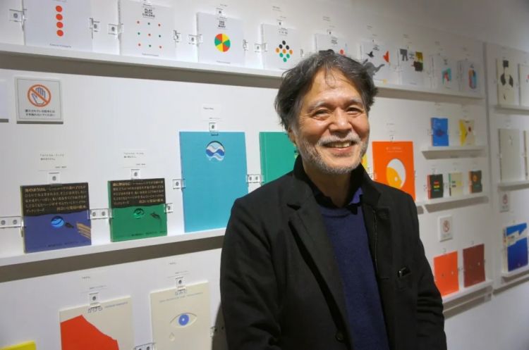 如果纸书消失了，他的书一定是留到最后的那种