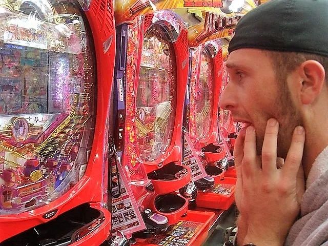 日本人每年在弹珠房里输掉的钱，是拉斯维加斯收入的30倍