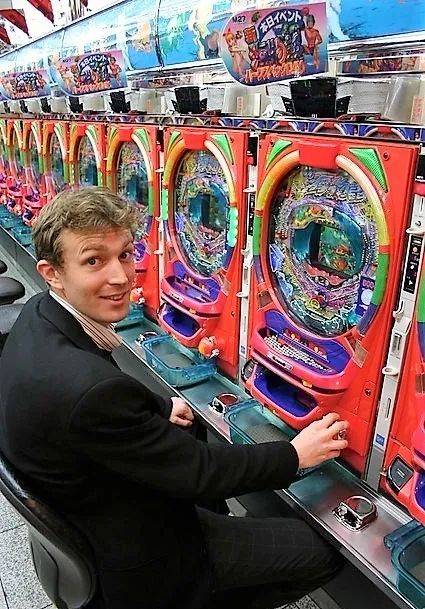 日本人每年在弹珠房里输掉的钱，是拉斯维加斯收入的30倍