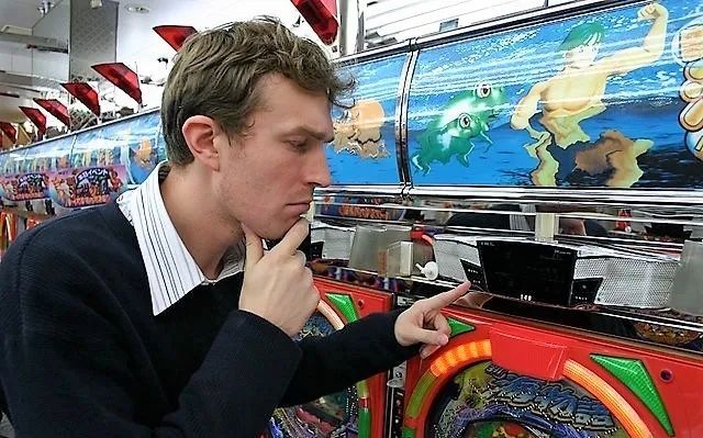 日本人每年在弹珠房里输掉的钱，是拉斯维加斯收入的30倍