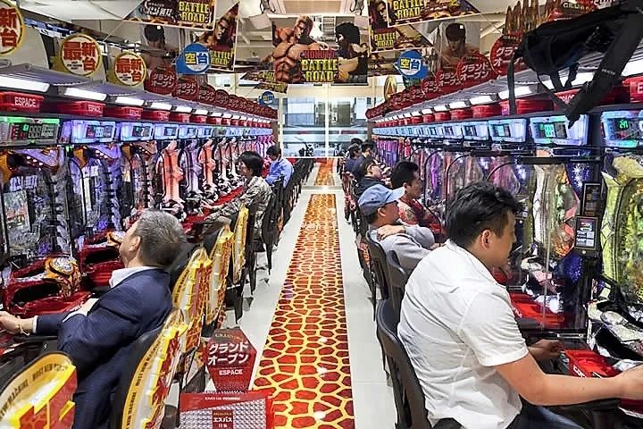 日本人每年在弹珠房里输掉的钱，是拉斯维加斯收入的30倍