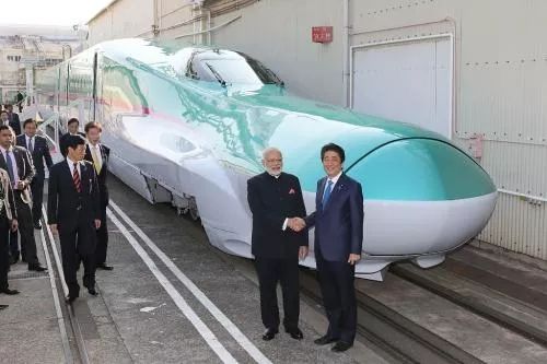 日本下血本抢了中国高铁生意，结果被印度坑惨了