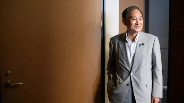 菅义伟：当年南下农民工，今朝想做日本首相