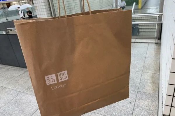 日本优衣库与GU购物纸袋9月起收费，日本网友意见大