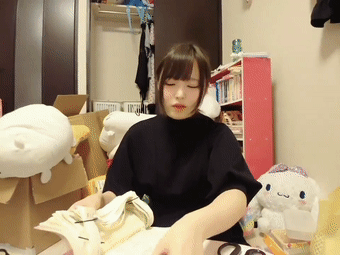 日本少女挖空字典只为上课偷吃，几万人在网上共同围观她的沙雕生活