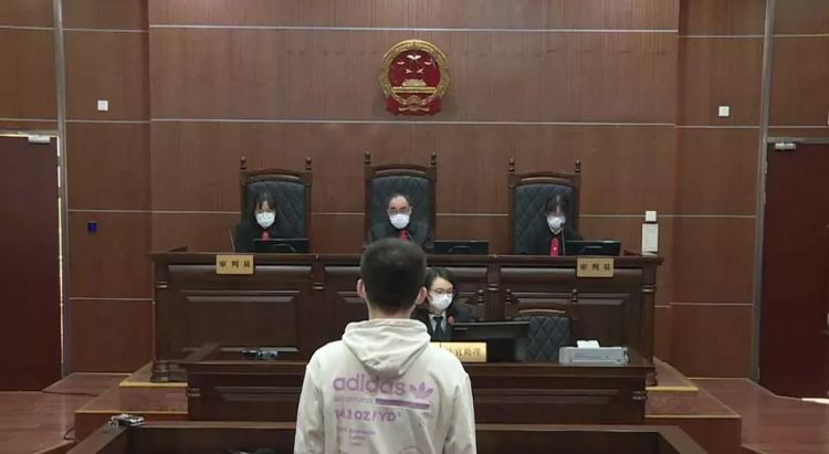 野生漫画汉化组变身平台「正规军」，这是一件好事吗？