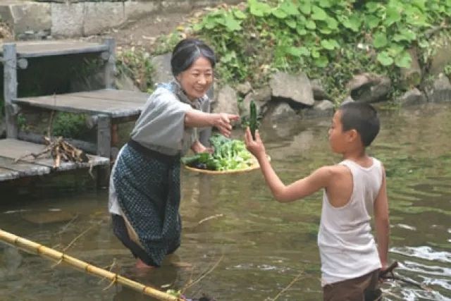 日本家喻户晓的外婆“佐贺阿嬷”：我们是穷得开朗，所以不用担心