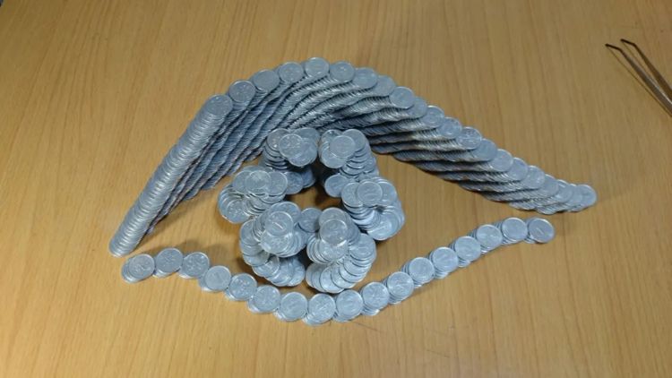 这碗饭的每粒米都被日本人叠得整整齐齐，我就想知道怎么下筷子