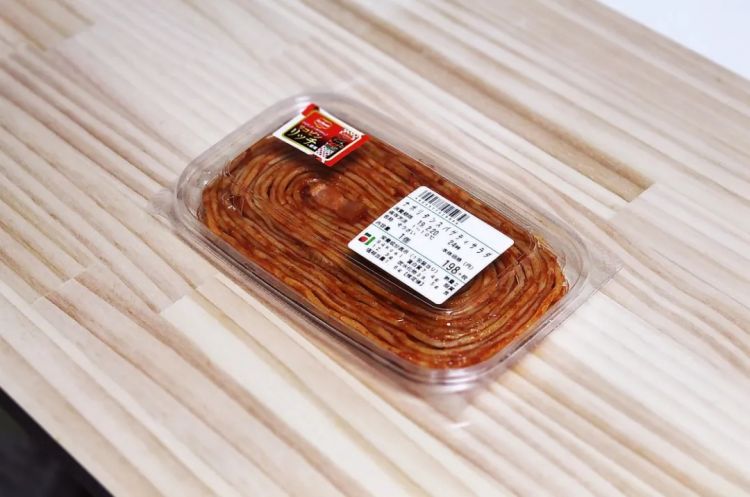 这碗饭的每粒米都被日本人叠得整整齐齐，我就想知道怎么下筷子