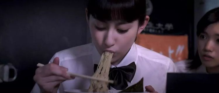 为什么日本女性无法一个人吃拉面？
