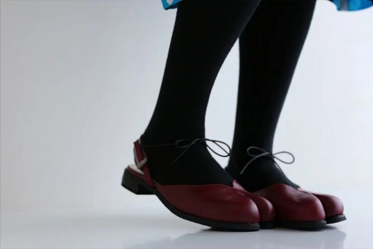 日本人为什么喜欢把袜子当鞋子穿？