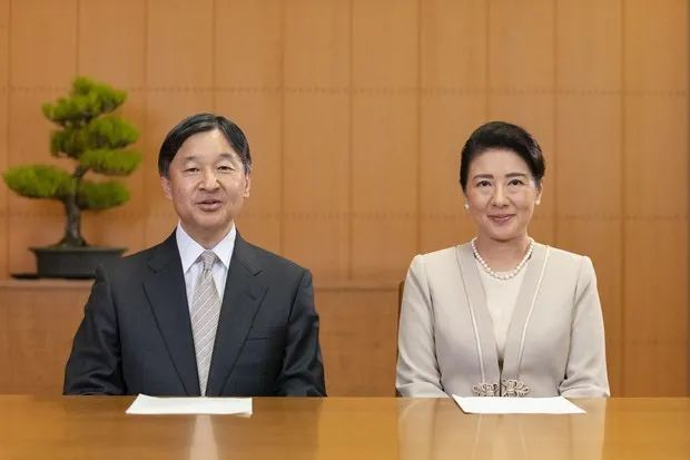 日本天皇与“赤牛”