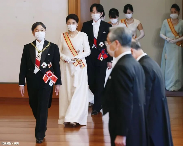 日本天皇与“赤牛”