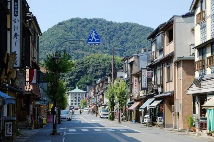 兵库县丰冈市街头     :维基百科