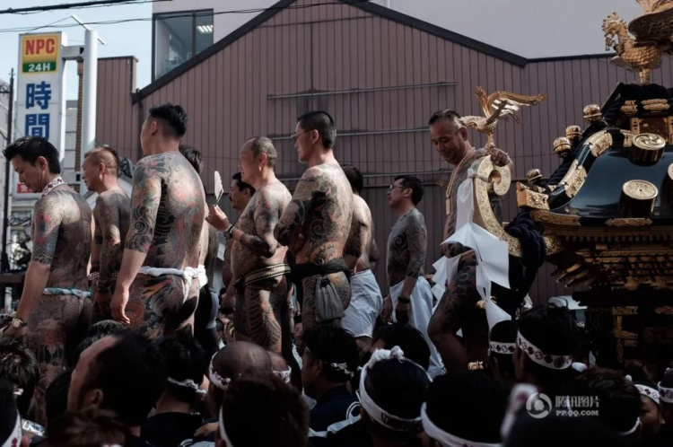 真实的日本黑帮,比《唐探3》里衰多了 真实的日本黑帮,比《唐探3》里衰多了