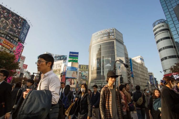 在日本动漫产业，“少年漫”为什么始终占领统治地位？