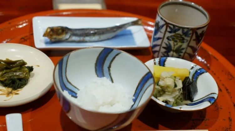 京都最会讲冷笑话的店主，有好多谐音梗教人吃饭