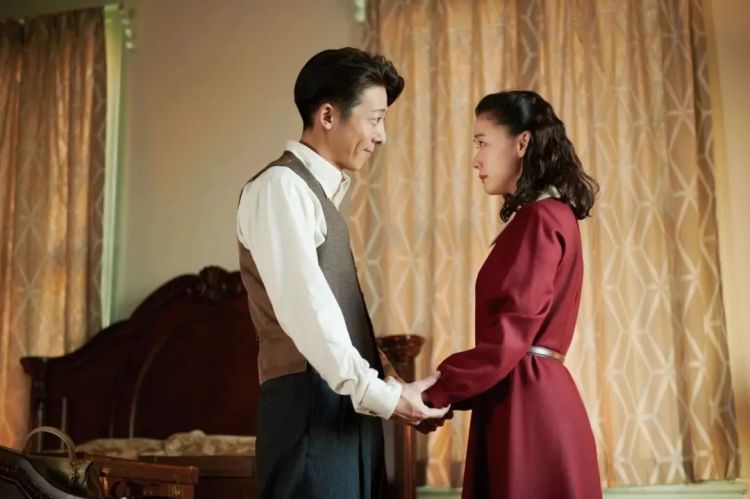 《间谍之妻》不输《色戒》，不愧是年度最佳日影！