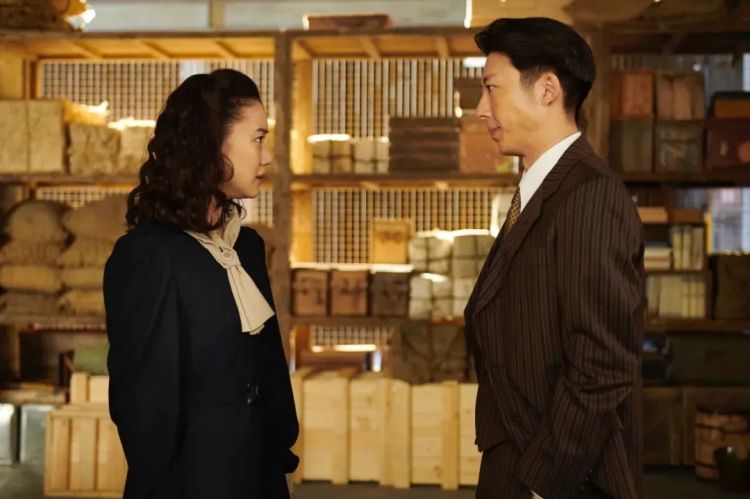 《间谍之妻》不输《色戒》，不愧是年度最佳日影！