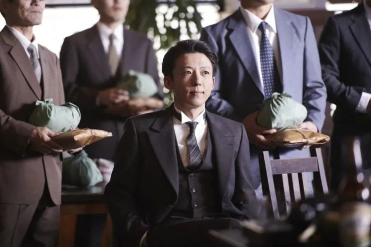 《间谍之妻》不输《色戒》，不愧是年度最佳日影！