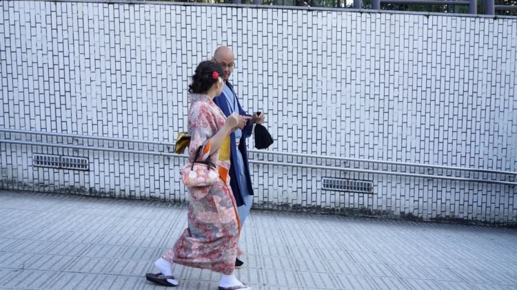 日本人为什么那么爱穿制服？