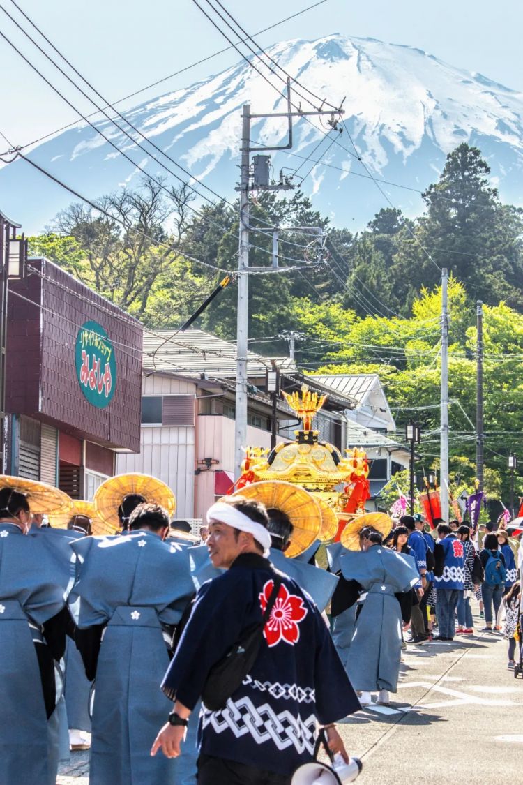 日本最有名的山，藏着最牛的房东