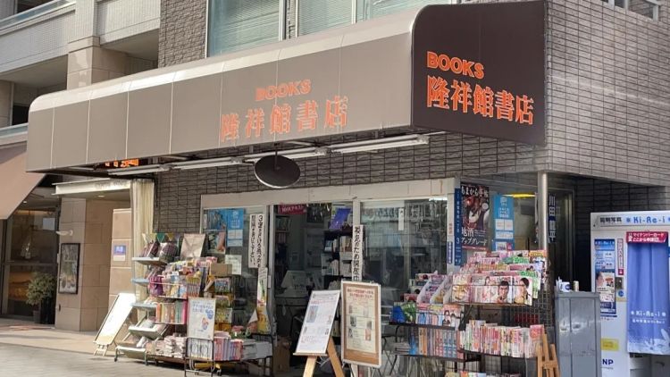 大阪这间只有42平米的街角小书店，书卖得比著名大书店还好
