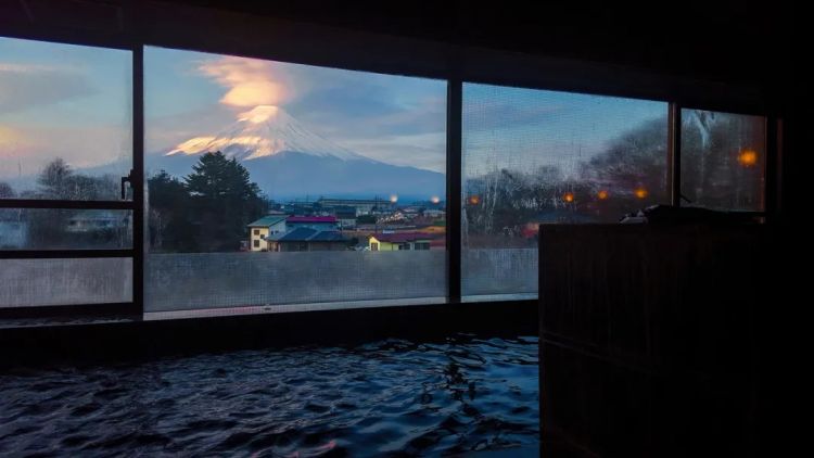 日本最有名的山，藏着最牛的房东