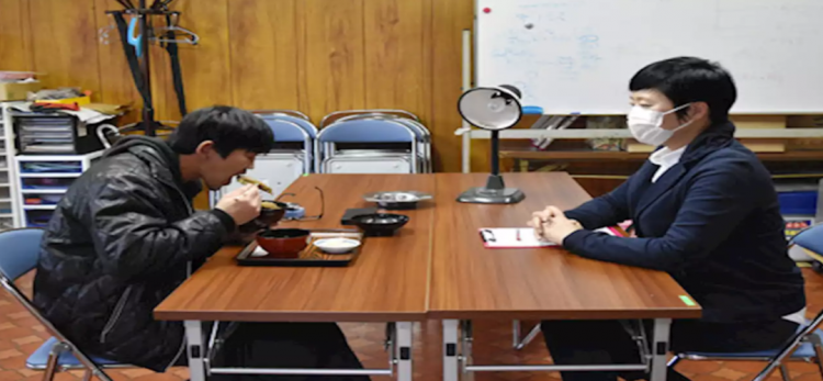 日本刑警为什么总要请嫌犯吃猪排饭？