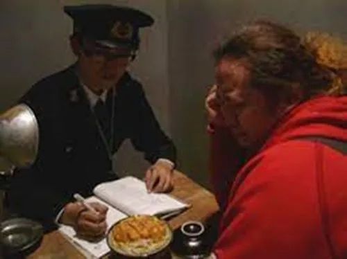 日本刑警为什么总要请嫌犯吃猪排饭？